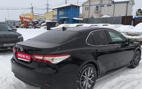 Toyota Camry, 2021 год, 2 350 000 рублей, 6 фотография
