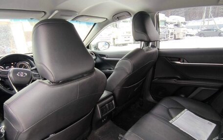 Toyota Camry, 2021 год, 2 350 000 рублей, 16 фотография