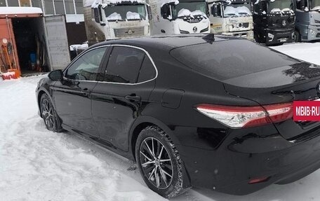 Toyota Camry, 2021 год, 2 350 000 рублей, 8 фотография
