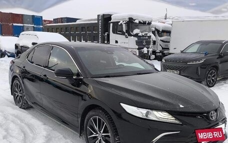 Toyota Camry, 2021 год, 2 350 000 рублей, 3 фотография