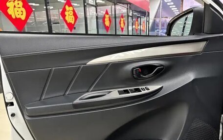 Toyota Yaris XP150 рестайлинг, 2021 год, 1 200 000 рублей, 10 фотография