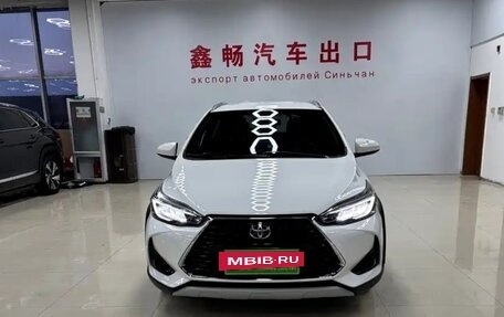 Toyota Yaris XP150 рестайлинг, 2021 год, 1 200 000 рублей, 2 фотография