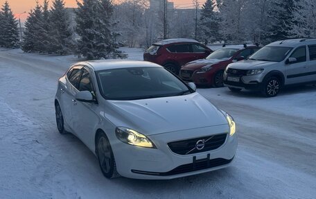 Volvo V40 II рестайлинг, 2015 год, 1 300 000 рублей, 1 фотография