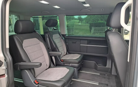 Volkswagen Multivan T6 рестайлинг, 2022 год, 4 990 000 рублей, 10 фотография