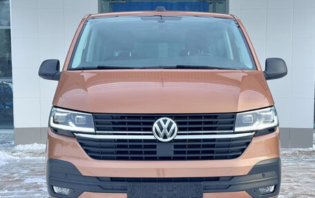 Volkswagen Multivan T6 рестайлинг, 2022 год, 4 940 000 рублей, 2 фотография