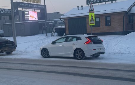 Volvo V40 II рестайлинг, 2015 год, 1 300 000 рублей, 3 фотография