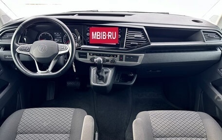 Volkswagen Multivan T6 рестайлинг, 2022 год, 4 940 000 рублей, 5 фотография