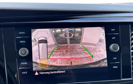 Volkswagen Multivan T6 рестайлинг, 2022 год, 4 940 000 рублей, 12 фотография