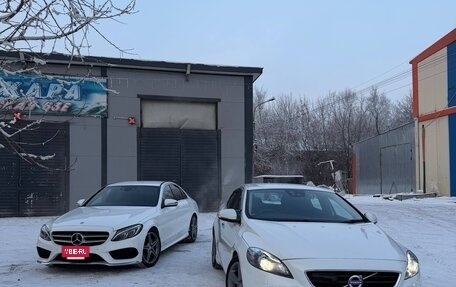 Volvo V40 II рестайлинг, 2015 год, 1 300 000 рублей, 2 фотография