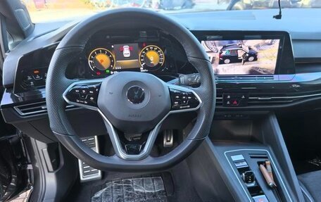 Volkswagen Golf VIII, 2022 год, 1 910 000 рублей, 13 фотография