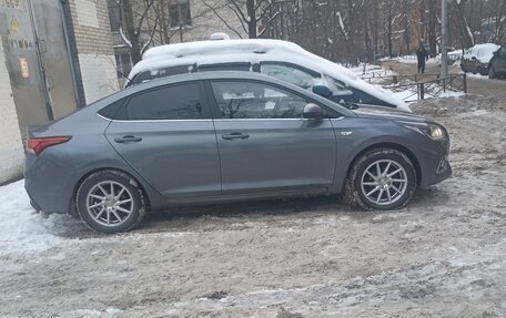 Hyundai Solaris II рестайлинг, 2018 год, 1 050 000 рублей, 6 фотография