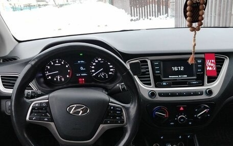 Hyundai Solaris II рестайлинг, 2019 год, 1 205 000 рублей, 5 фотография