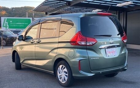 Honda Freed II, 2022 год, 1 450 000 рублей, 4 фотография