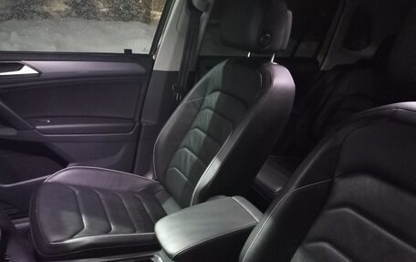 Volkswagen Tiguan II, 2021 год, 3 820 000 рублей, 6 фотография