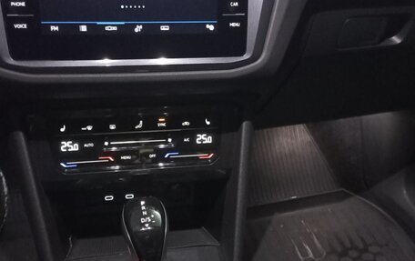 Volkswagen Tiguan II, 2021 год, 3 820 000 рублей, 7 фотография