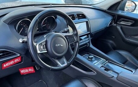 Jaguar F-Pace, 2018 год, 2 300 000 рублей, 3 фотография