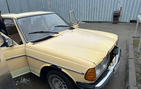 Mercedes-Benz W123, 1981 год, 150 000 рублей, 2 фотография