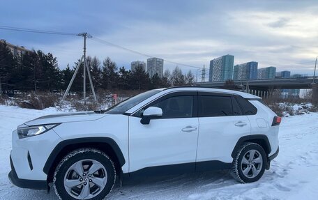 Toyota RAV4, 2020 год, 3 400 000 рублей, 4 фотография