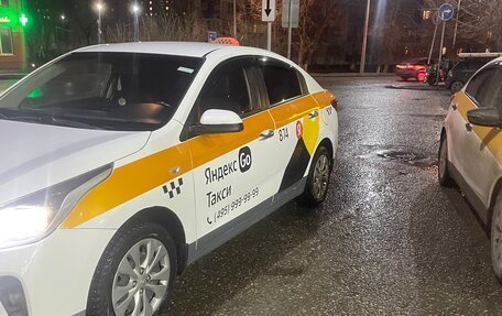 KIA Rio IV, 2018 год, 990 000 рублей, 4 фотография