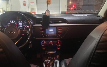 KIA Rio IV, 2018 год, 990 000 рублей, 13 фотография