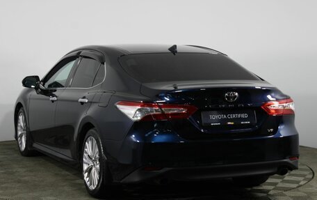 Toyota Camry, 2018 год, 2 850 000 рублей, 5 фотография