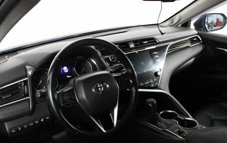 Toyota Camry, 2018 год, 2 850 000 рублей, 8 фотография