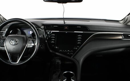 Toyota Camry, 2018 год, 2 850 000 рублей, 11 фотография