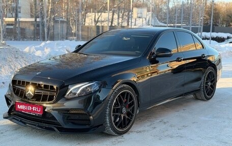 Mercedes-Benz E-Класс, 2019 год, 4 000 000 рублей, 1 фотография