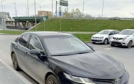 Toyota Camry, 2019 год, 1 950 000 рублей, 1 фотография