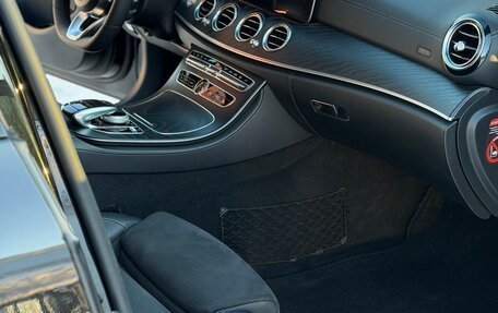 Mercedes-Benz E-Класс, 2019 год, 4 000 000 рублей, 8 фотография