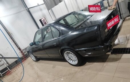 BMW 5 серия, 1992 год, 300 000 рублей, 9 фотография