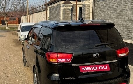 KIA Carnival III, 2018 год, 2 350 000 рублей, 5 фотография