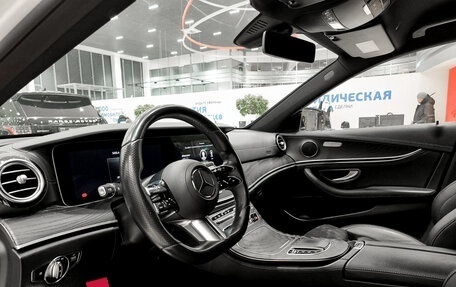 Mercedes-Benz E-Класс, 2020 год, 4 200 000 рублей, 16 фотография