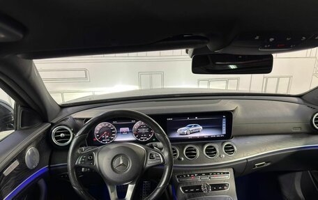 Mercedes-Benz E-Класс, 2017 год, 3 050 000 рублей, 4 фотография