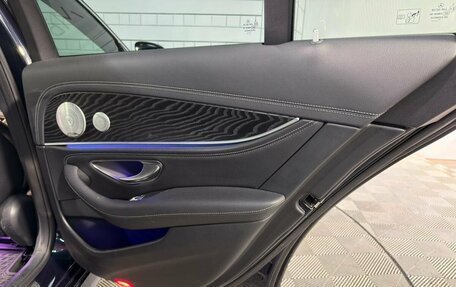 Mercedes-Benz E-Класс, 2017 год, 3 050 000 рублей, 24 фотография