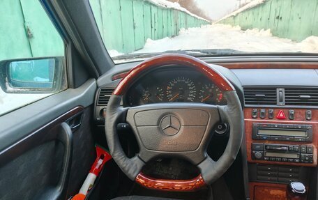 Mercedes-Benz C-Класс, 1996 год, 450 000 рублей, 11 фотография