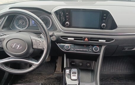 Hyundai Sonata VIII, 2019 год, 2 300 000 рублей, 5 фотография