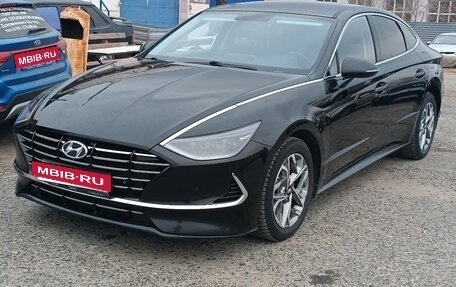 Hyundai Sonata VIII, 2019 год, 2 300 000 рублей, 2 фотография