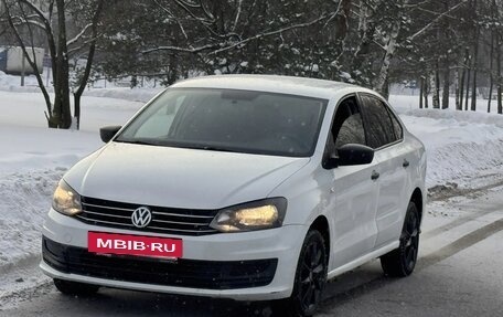 Volkswagen Polo VI (EU Market), 2016 год, 680 000 рублей, 2 фотография