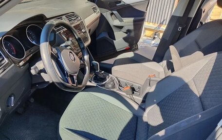 Volkswagen Tiguan II, 2017 год, 1 850 000 рублей, 4 фотография