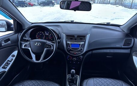 Hyundai Solaris II рестайлинг, 2013 год, 745 000 рублей, 24 фотография