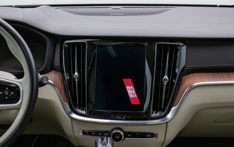 Volvo V60 II, 2018 год, 2 120 000 рублей, 14 фотография