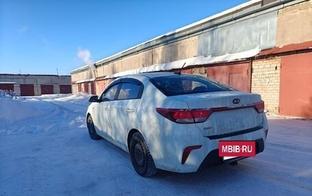 KIA Rio IV, 2017 год, 950 000 рублей, 4 фотография