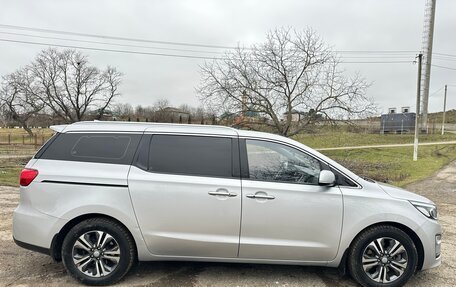 KIA Carnival III, 2019 год, 1 580 000 рублей, 4 фотография