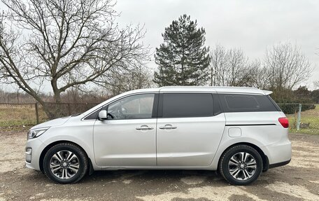 KIA Carnival III, 2019 год, 1 580 000 рублей, 3 фотография