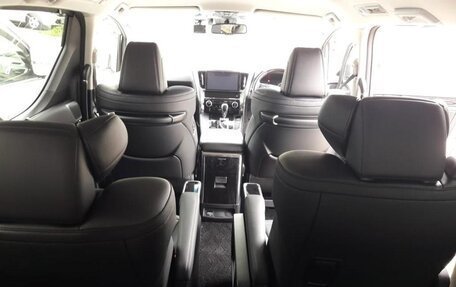 Toyota Alphard III, 2019 год, 4 500 000 рублей, 12 фотография