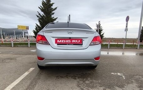 Hyundai Solaris II рестайлинг, 2011 год, 730 000 рублей, 4 фотография