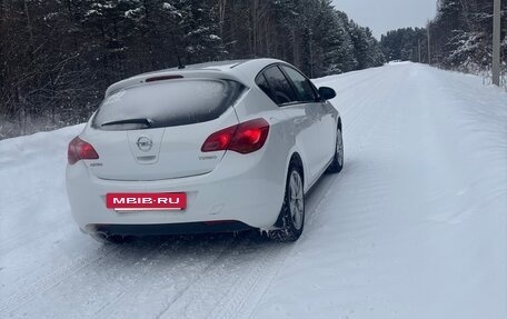 Opel Astra J, 2010 год, 700 000 рублей, 4 фотография