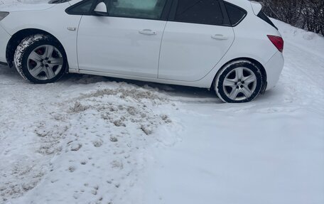 Opel Astra J, 2010 год, 700 000 рублей, 6 фотография