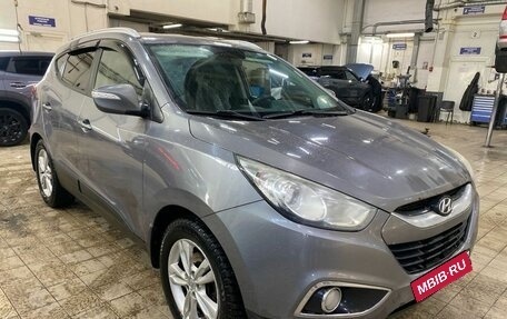 Hyundai ix35 I рестайлинг, 2012 год, 1 000 000 рублей, 2 фотография